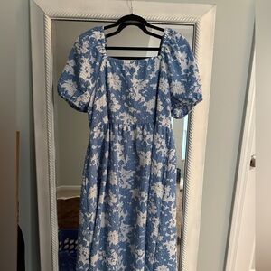Chic Blue and White Floral Maxi Dress